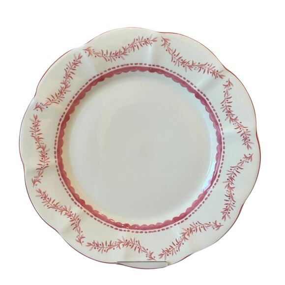 Monterey Bay Porcelain Christmas Dinner Plates 10.5in Pink & White Set of 4 NEW - Picture 1 of 14